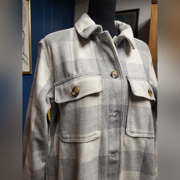 Old Navy Thick Flannel Size M - Picture 3 of 6